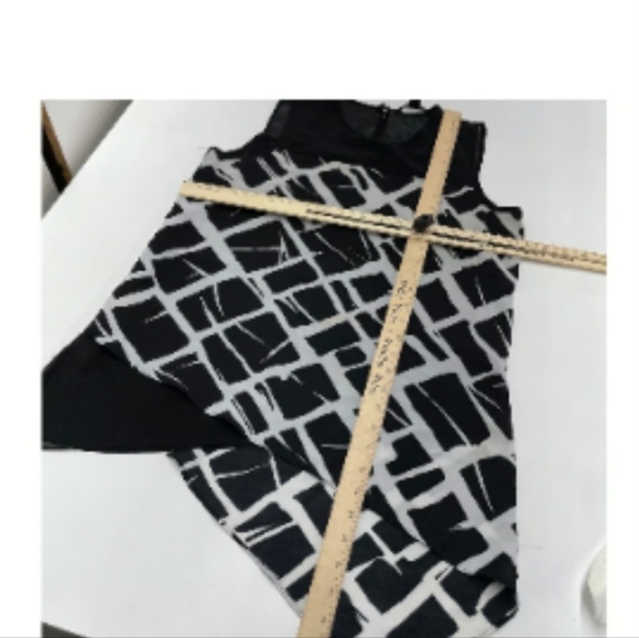 LAST CHANCE!! Zac & Rachel Black White Asymmetrical Sleeveless Top Small - Picture 3 of 7